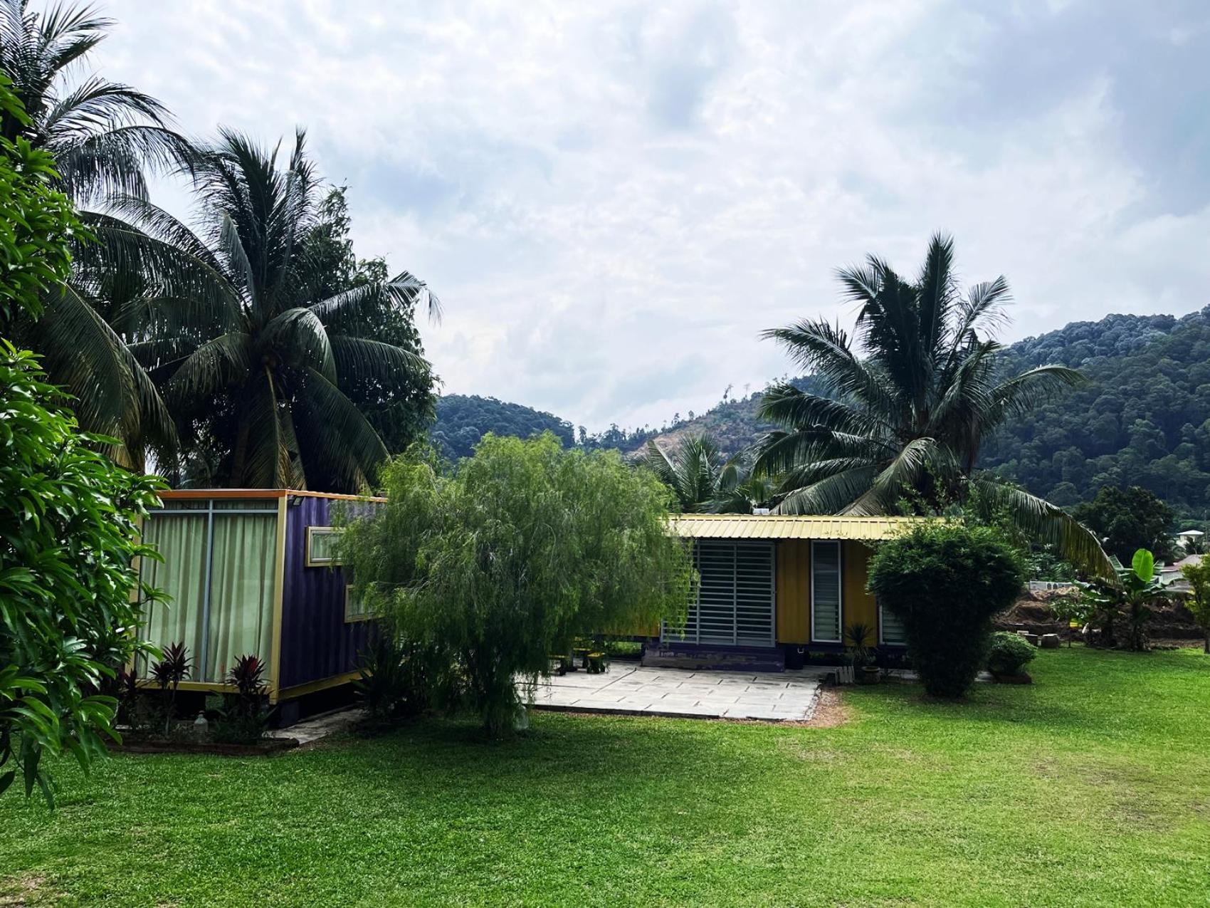 Purple Cube At Lumut Cube Homestay Kontena Екстериор снимка