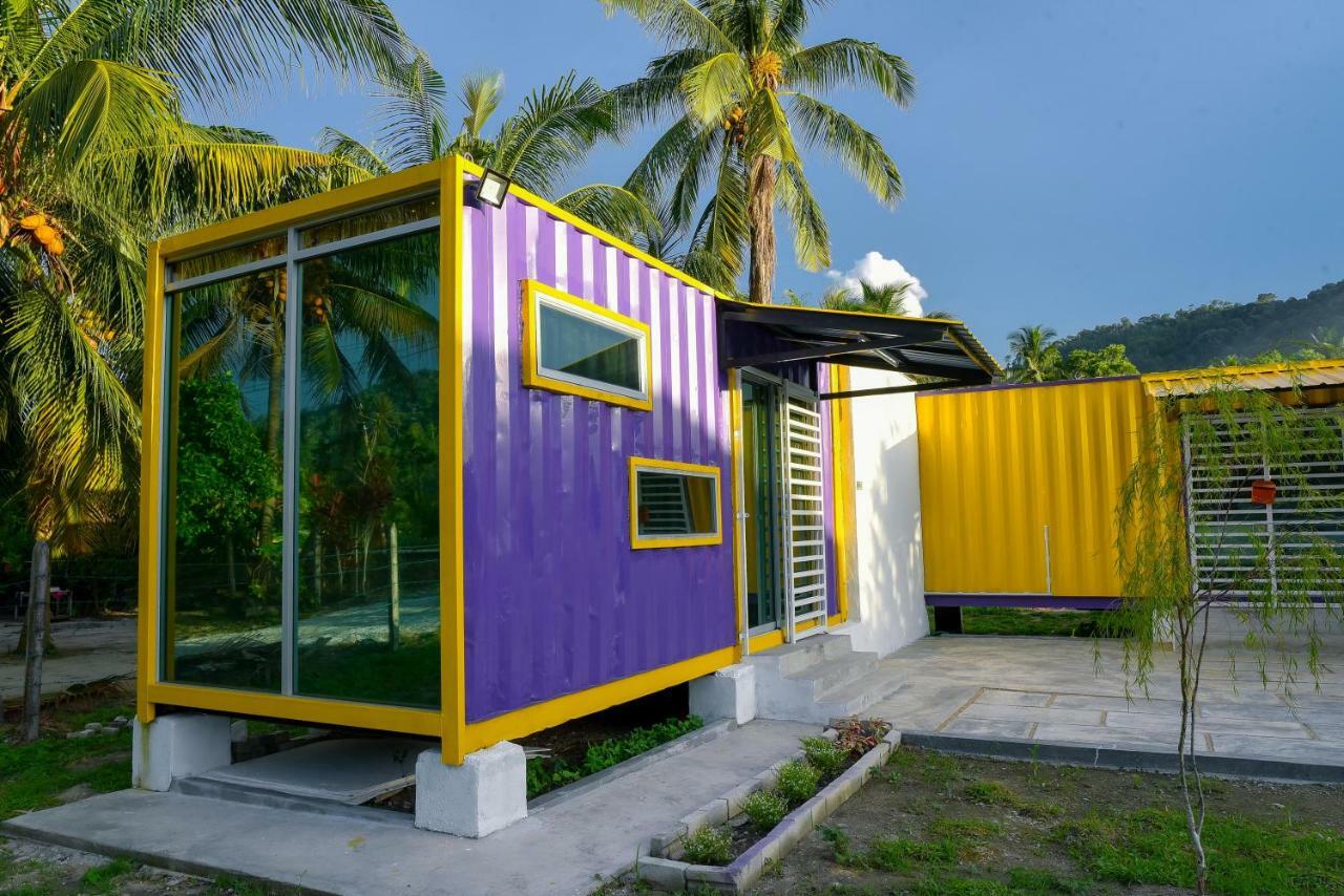 Purple Cube At Lumut Cube Homestay Kontena Екстериор снимка