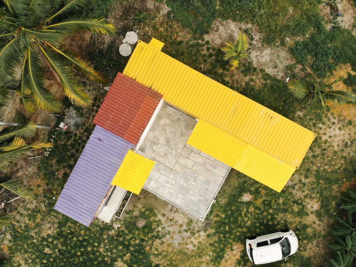 Purple Cube At Lumut Cube Homestay Kontena Екстериор снимка